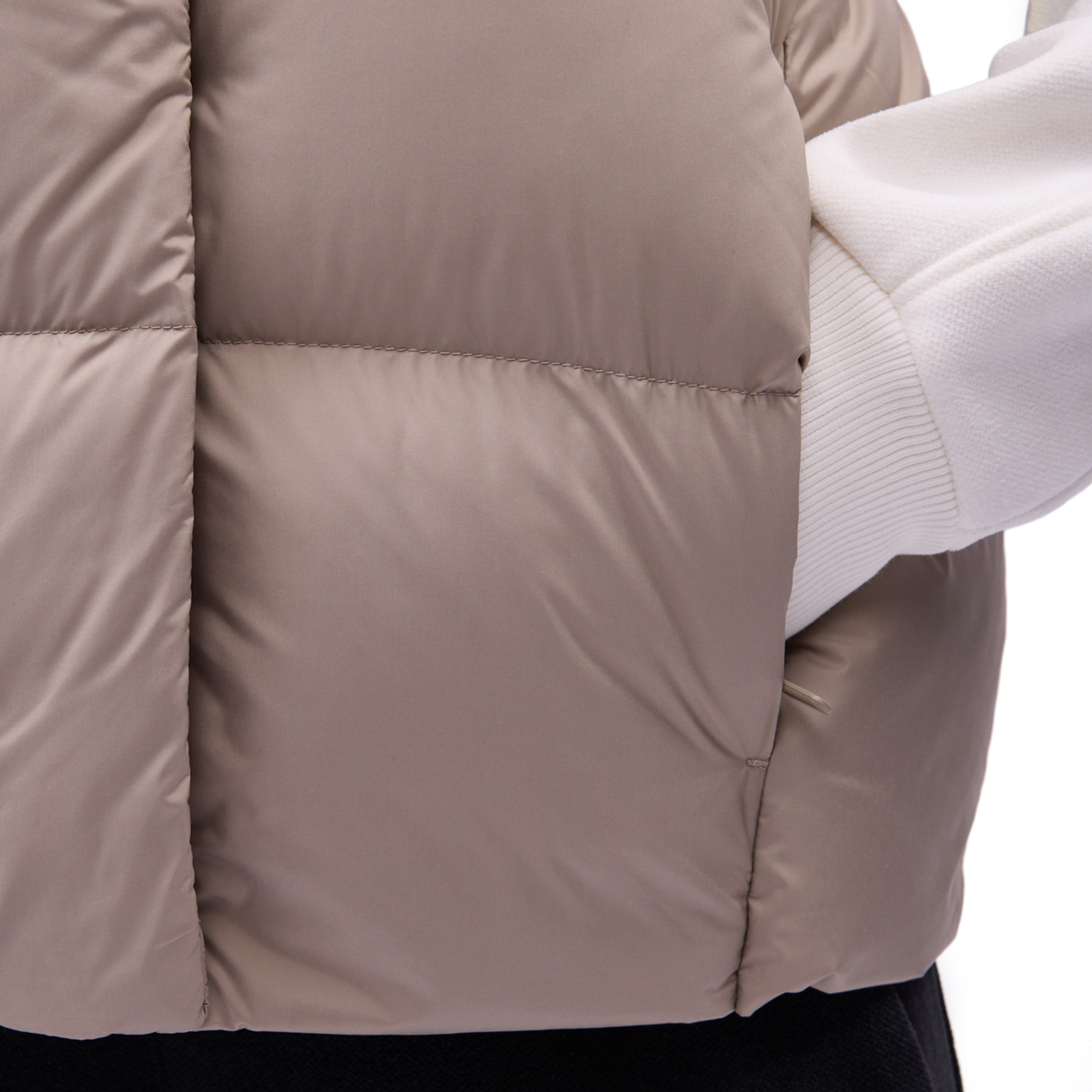 AMRV034-2 Жилет пуховый Workout серый